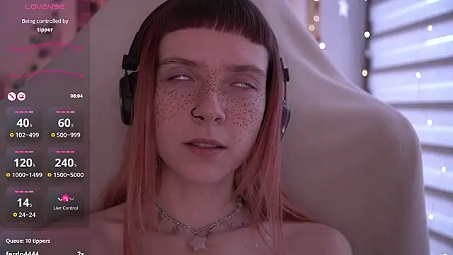 Snapshot of juliapie chatting on January 11, 12:18 pm juliapie online show from January 11, 12:18 pm