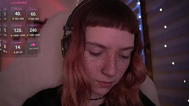 Snapshot of juliapie chatting on January 12, 6:49 am juliapie online show from January 12, 6:49 am