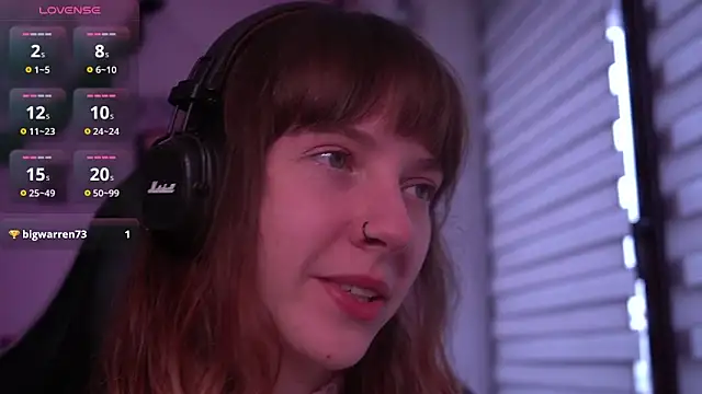 Snapshot of juliapie chatting on November 30, 9:43 am juliapie online show from November 30, 9:43 am