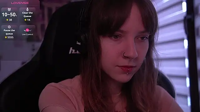 Snapshot of juliapie chatting on January 8, 9:59 am juliapie online show from January 8, 9:59 am