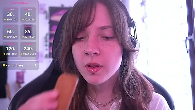 juliapie online show from April 25, 9:01 am