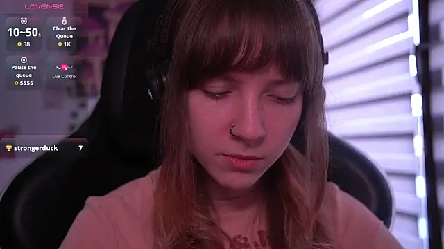 Snapshot of juliapie chatting on December 17, 9:14 am juliapie online show from December 17, 9:14 am