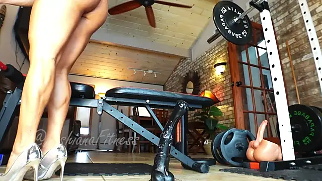 Snapshot of LushianaFitness chatting on January 10, 8:37 pm LushianaFitness online show from January 10, 8:37 pm