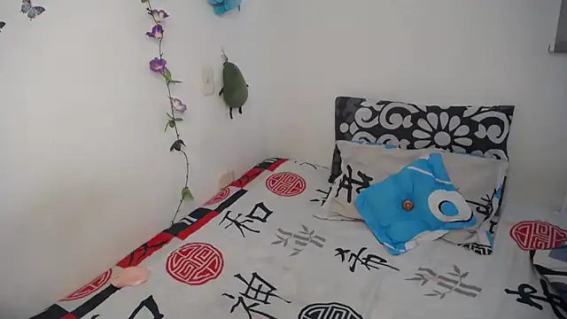 Julieta Hass online show from November 14, 8:23 pm