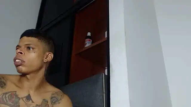 BrandonStond online show from November 10, 3:28 pm