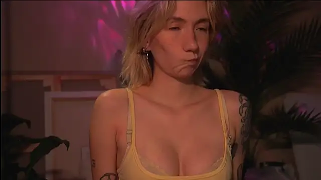 Arianna Richi online show from October 15, 5:50 am