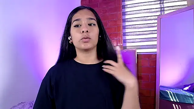 Maeena online show from December 5, 4:50 pm