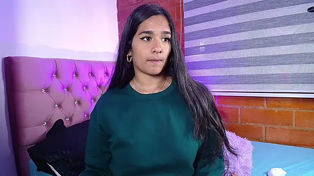 Maeena online show from December 10, 9:00 pm