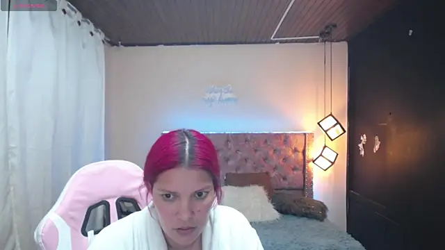 brithany smiith  online show from February 27, 2:03 am