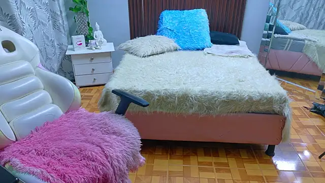 brithany smiith  online show from May 5, 1:58 pm