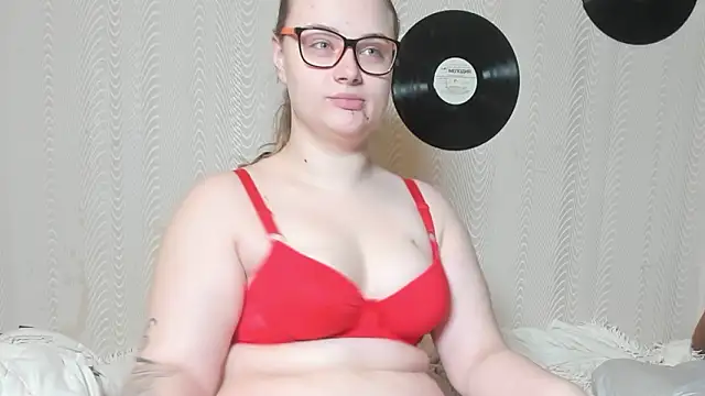 Seductive She Wolf online show from February 4, 6:03 pm