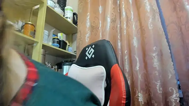 Seductive She Wolf online show from April 13, 5:39 pm