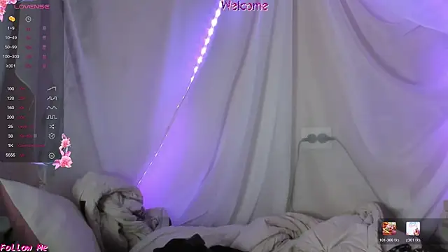 Snapshot of Seductive_She_Wolf chatting on June 25, 3:39 pm Seductive She Wolf online show from June 25, 3:39 pm