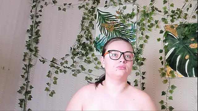 Snapshot of Seductive_She_Wolf chatting on November 23, 9:08 am Seductive She Wolf online show from November 23, 9:08 am