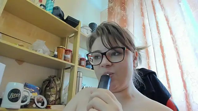 Seductive She Wolf online show from April 23, 8:43 am