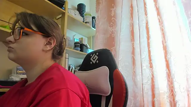 Seductive She Wolf online show from April 14, 1:38 pm