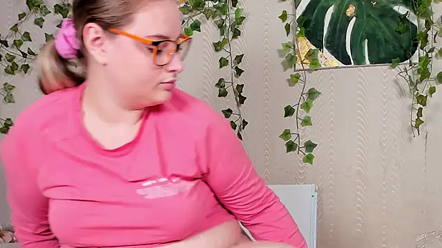 Snapshot of Seductive_She_Wolf chatting on September 23, 5:58 am Seductive She Wolf online show from September 23, 5:58 am