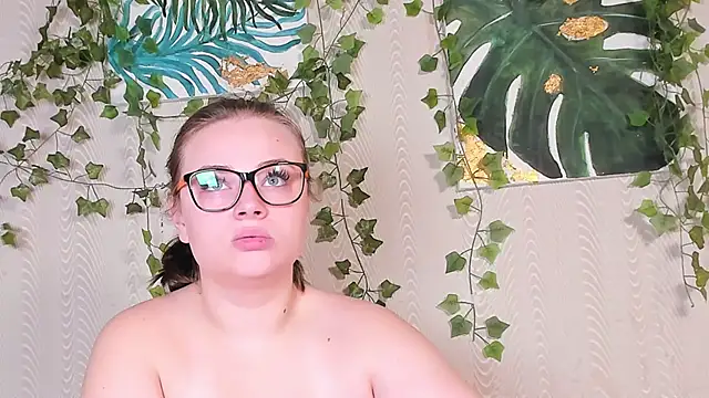 Snapshot of Seductive_She_Wolf chatting on October 6, 2:13 am Seductive She Wolf online show from October 6, 2:13 am