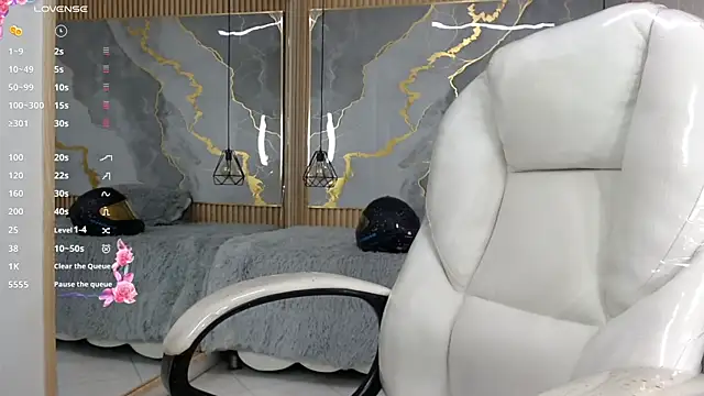 dannacoleman  online show from January 6, 7:40 pm