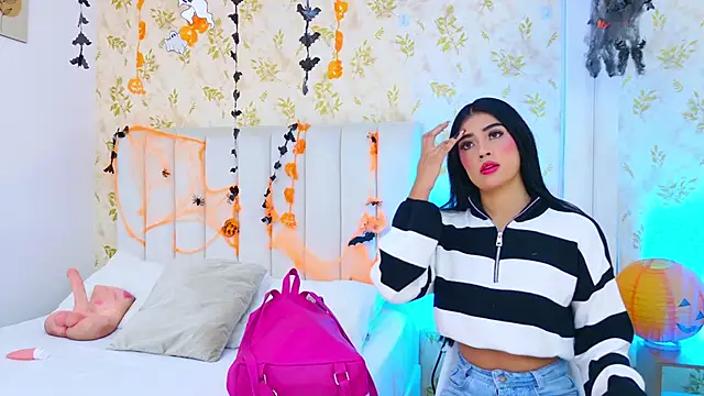 Mia-Monroe online show from October 31, 11:33 pm