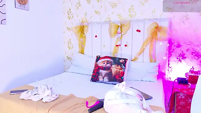 Mia-Monroe online show from December 19, 8:11 pm