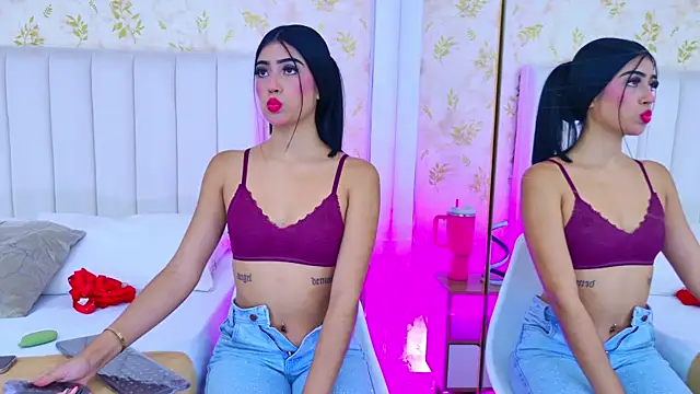 Mia-Monroe online show from November 4, 7:28 pm