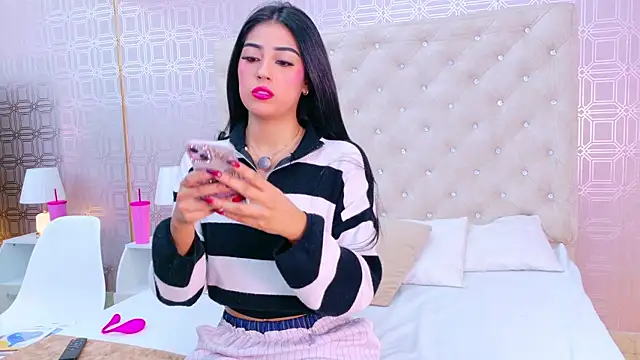 Mia-Monroe online show from February 6, 7:54 pm