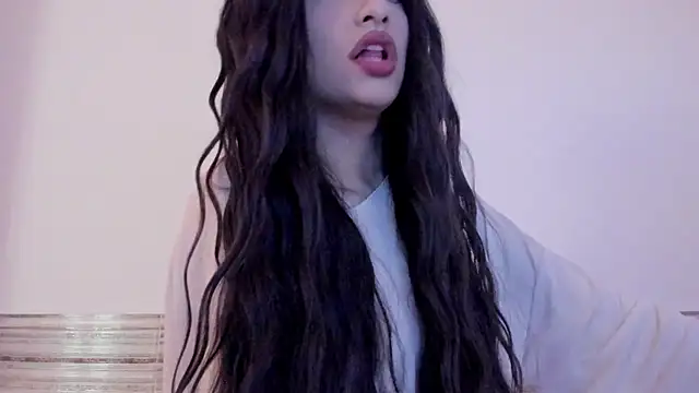 Sophia Cambpell online show from February 4, 9:10 pm