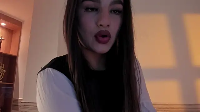 Sophia Cambpell online show from May 16, 9:58 pm