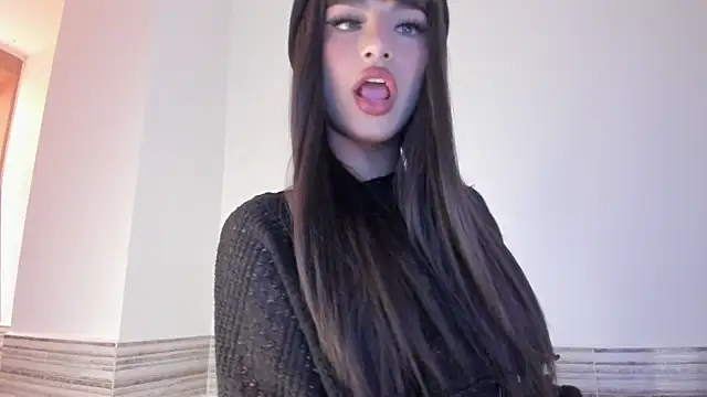 Sophia Cambpell online show from June 2, 9:15 pm