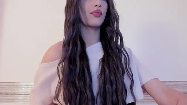 Sophia Cambpell online show from February 9, 9:02 pm