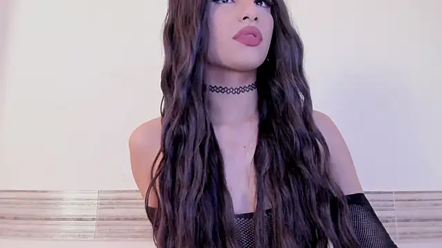 Sophia Cambpell online show from February 7, 9:45 pm