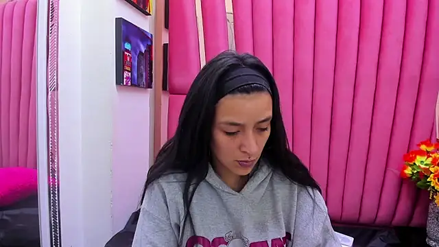 Sarah Hornny online show from March 11, 3:33 am