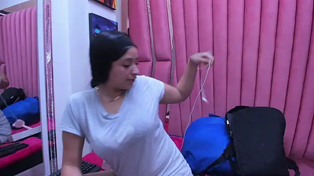 Snapshot of Sarah_Hornny chatting on November 9, 3:10 am Sarah Hornny online show from November 9, 3:10 am