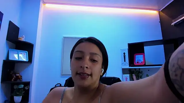 Snapshot of Sarah_Hornny chatting on June 7, 3:39 pm Sarah Hornny online show from June 7, 3:39 pm