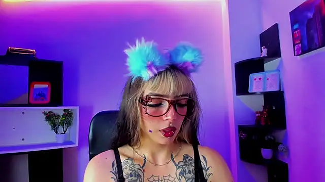 Snapshot of Samantha_Smiith chatting on July 12, 4:46 am Samantha Smiith online show from July 12, 4:46 am