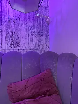 AbyThompson online show from December 19, 5:04 pm