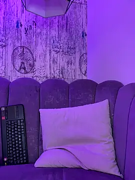 AbyThompson online show from October 14, 3:40 am