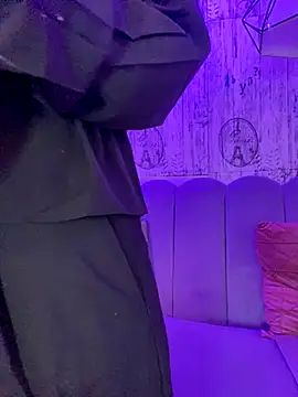 AbyThompson online show from December 3, 6:14 am