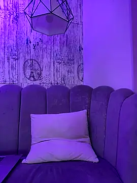 AbyThompson online show from October 24, 1:21 pm