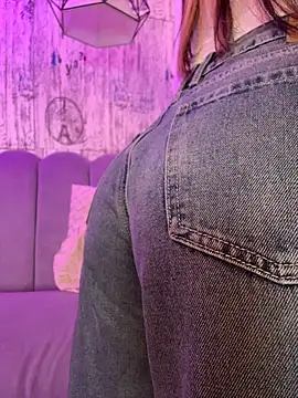 AbyThompson online show from April 11, 2:10 pm