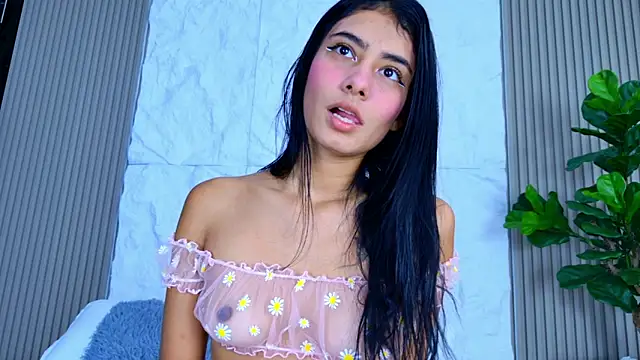 Snapshot of LaurenRodriiguez chatting on February 9, 11:52 am LaurenRodriiguez online show from February 9, 11:52 am