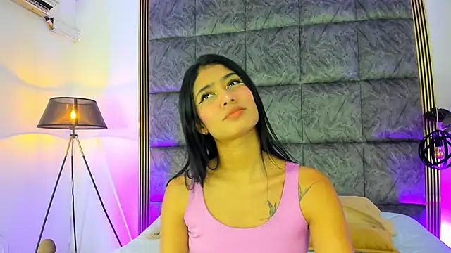 Snapshot of LaurenRodriiguez chatting on November 11, 12:55 pm LaurenRodriiguez online show from November 11, 12:55 pm