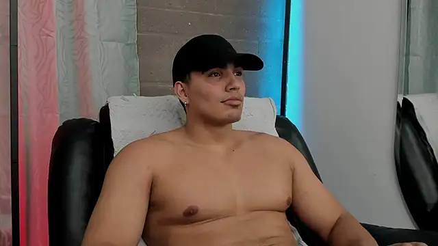 JamesGraay online show from December 20, 8:17 am