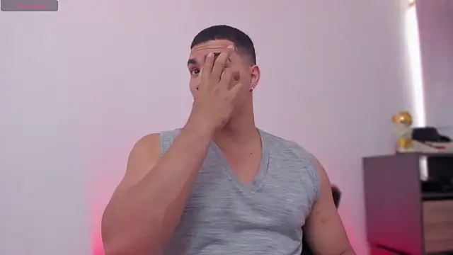 Snapshot of JamesGraay chatting on November 27, 5:35 pm JamesGraay online show from November 27, 5:35 pm