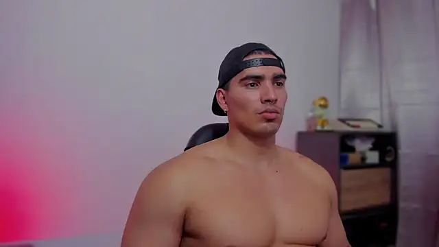 JamesGraay online show from February 10, 4:11 am