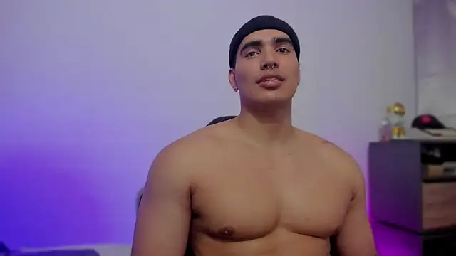 JamesGraay online show from February 12, 4:23 am