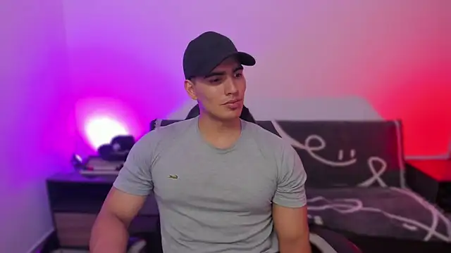 JamesGraay online show from April 29, 1:32 am