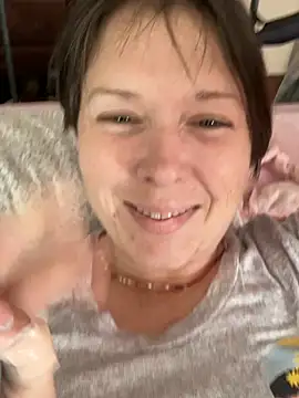 Snapshot of KatieBARBiE98 chatting on May 3, 5:27 pm KatieBARBiE98 online show from May 3, 5:27 pm