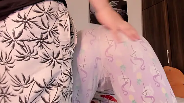 HarleyRedd online show from March 29, 6:37 am